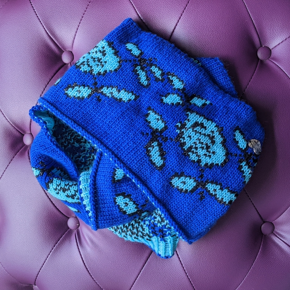 Betsey Johnson circle scarf